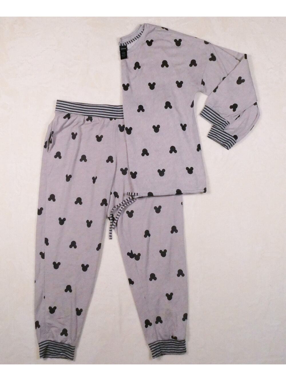 Disney Grey Black Mickey Mouse Pajamas Size L 2 Pc Set Soft Long Sleeve & Pants - Picture 1 of 12